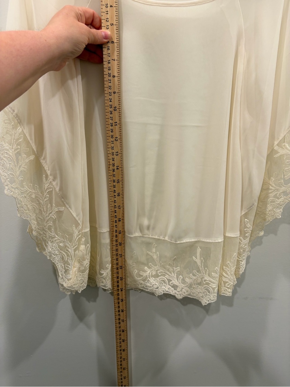 Express Cream Sheer Embroidered Lace-Hem Blouse - Picture 9 of 10